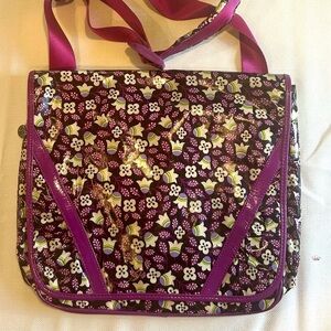 Vera Bradley Frill Vinyl Messenger Bag in Plum Petals Expandable Pockets Laptop